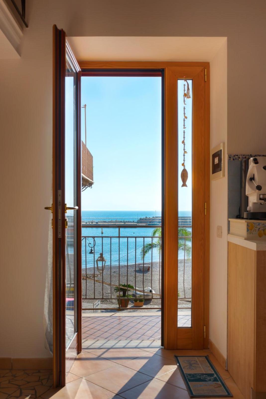 Casa Vacanze "Il Baffo E Il Mare" Cetara Eksteriør bilde